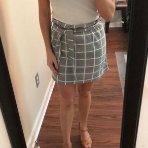 Gray and white tied skirt